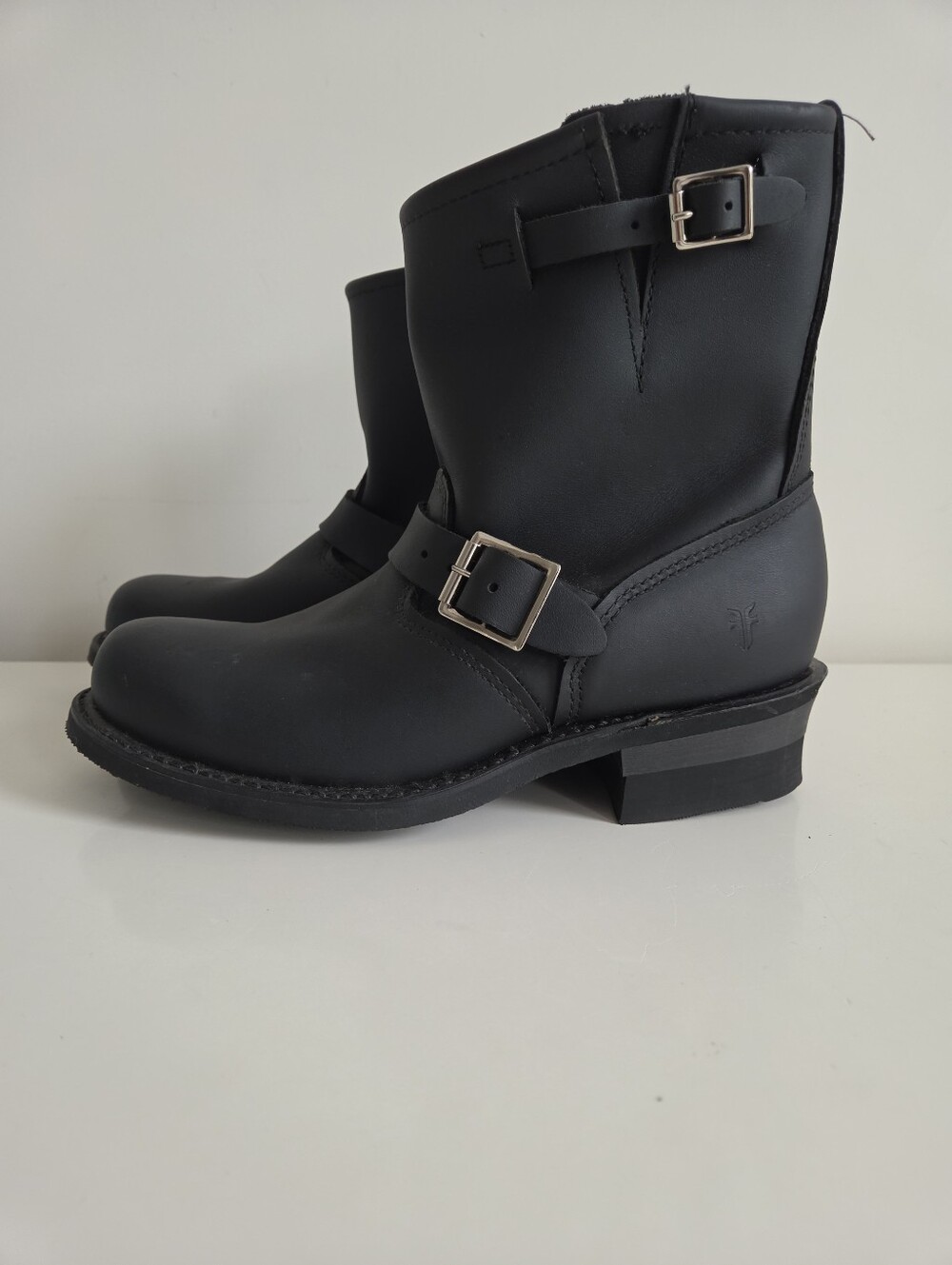 Frye Engineer 8R Boots Black Oiled Leather 77500 Size 8.5 NEW - Picture 3 of 12